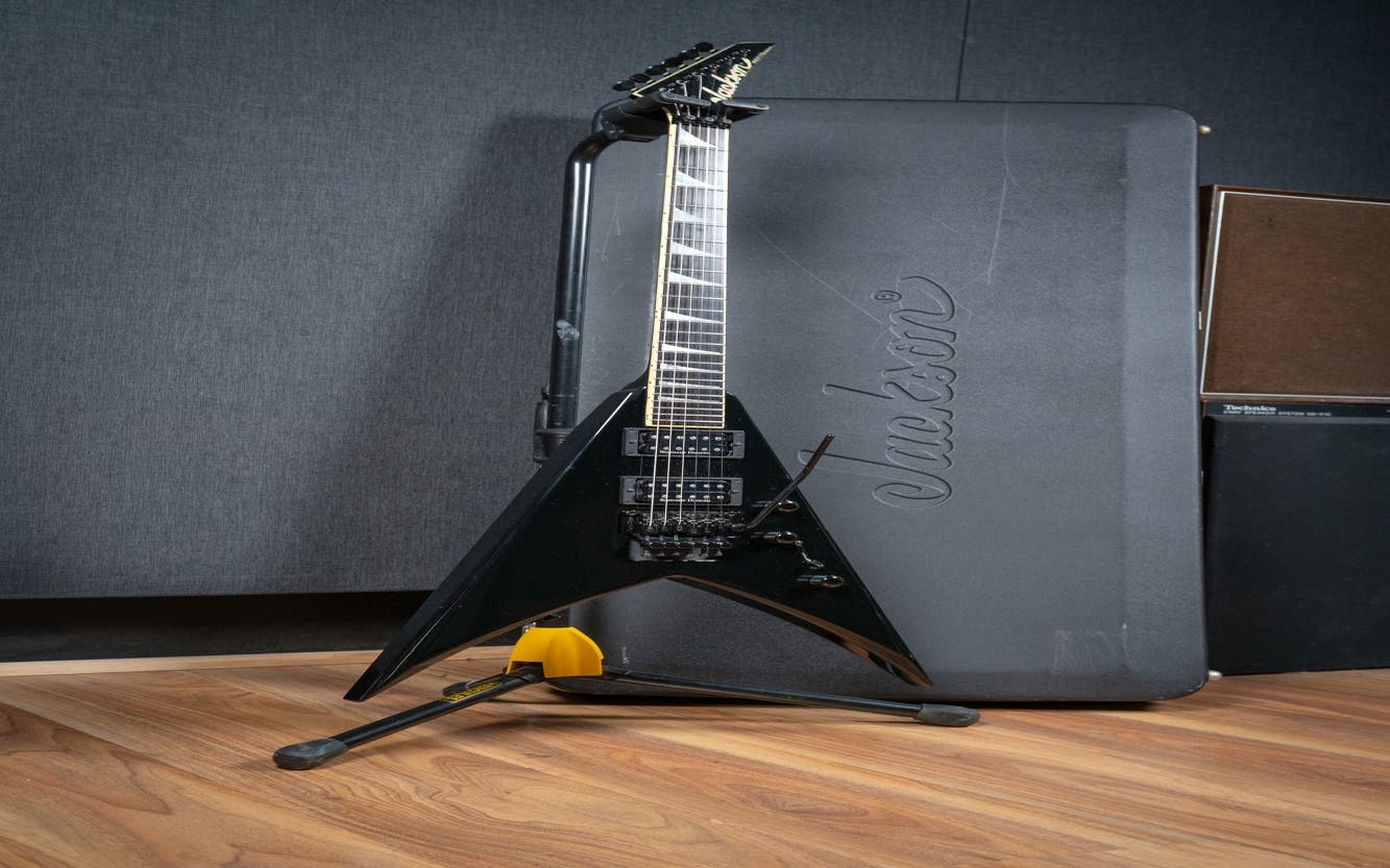 Jackson KV1 King V w/Case - Black - Pre-Owned