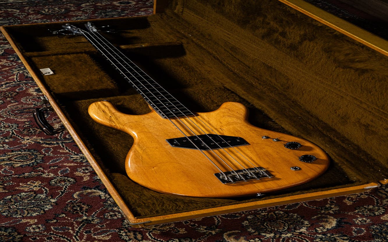 Kramer 1979 DMZ4000 Bass w/Hardcase - Natural - Pre-Owned