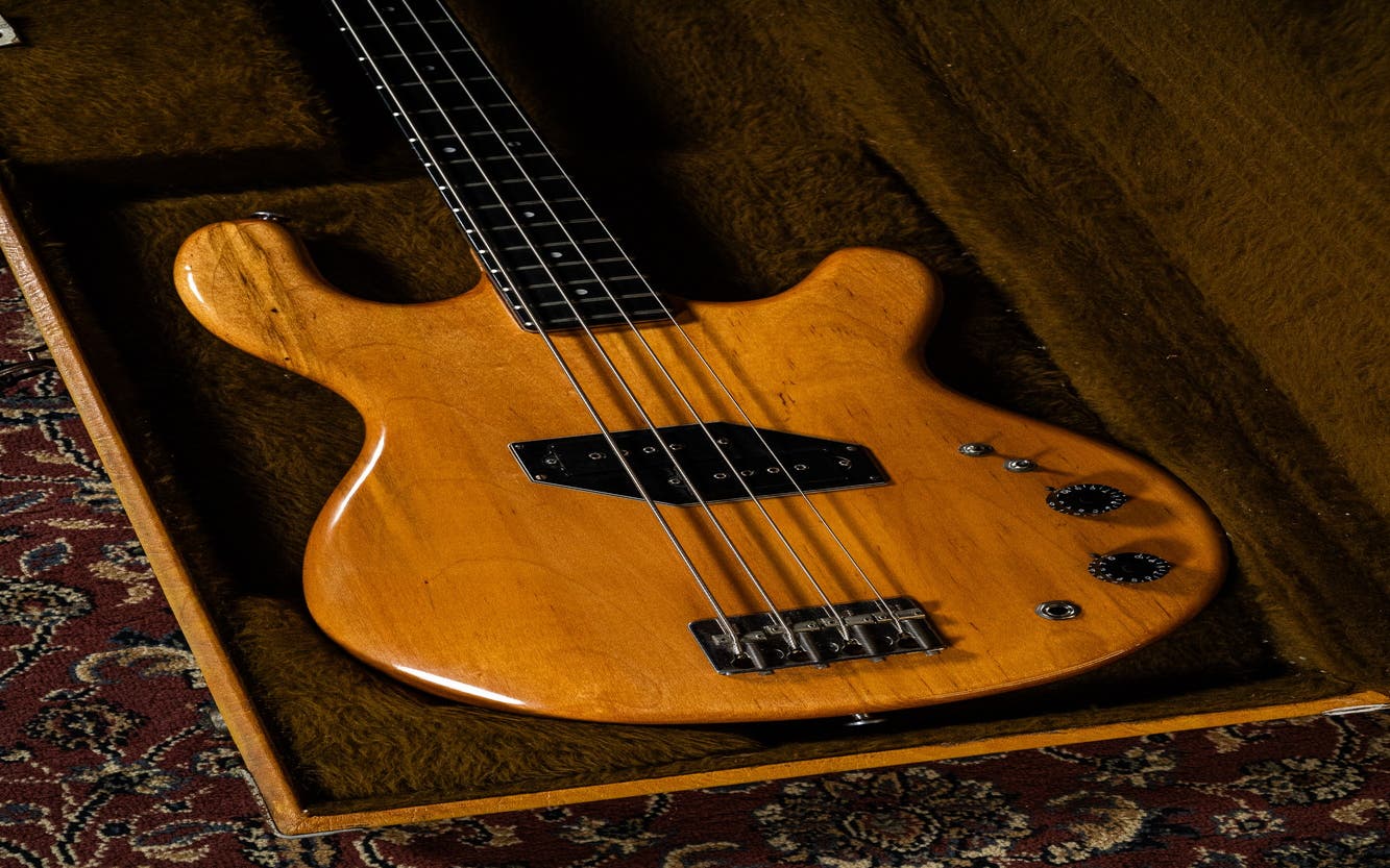 Kramer 1979 DMZ4000 Bass w/Hardcase - Natural - Pre-Owned