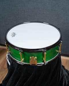 Noble and Cooley 14x6.5 Walnut Ply Snare - Green Stain Matte (Brass HW / Black Hoops)
