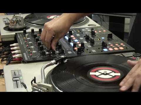 Behringer DDM4000 Digital Professional DJ Mixer