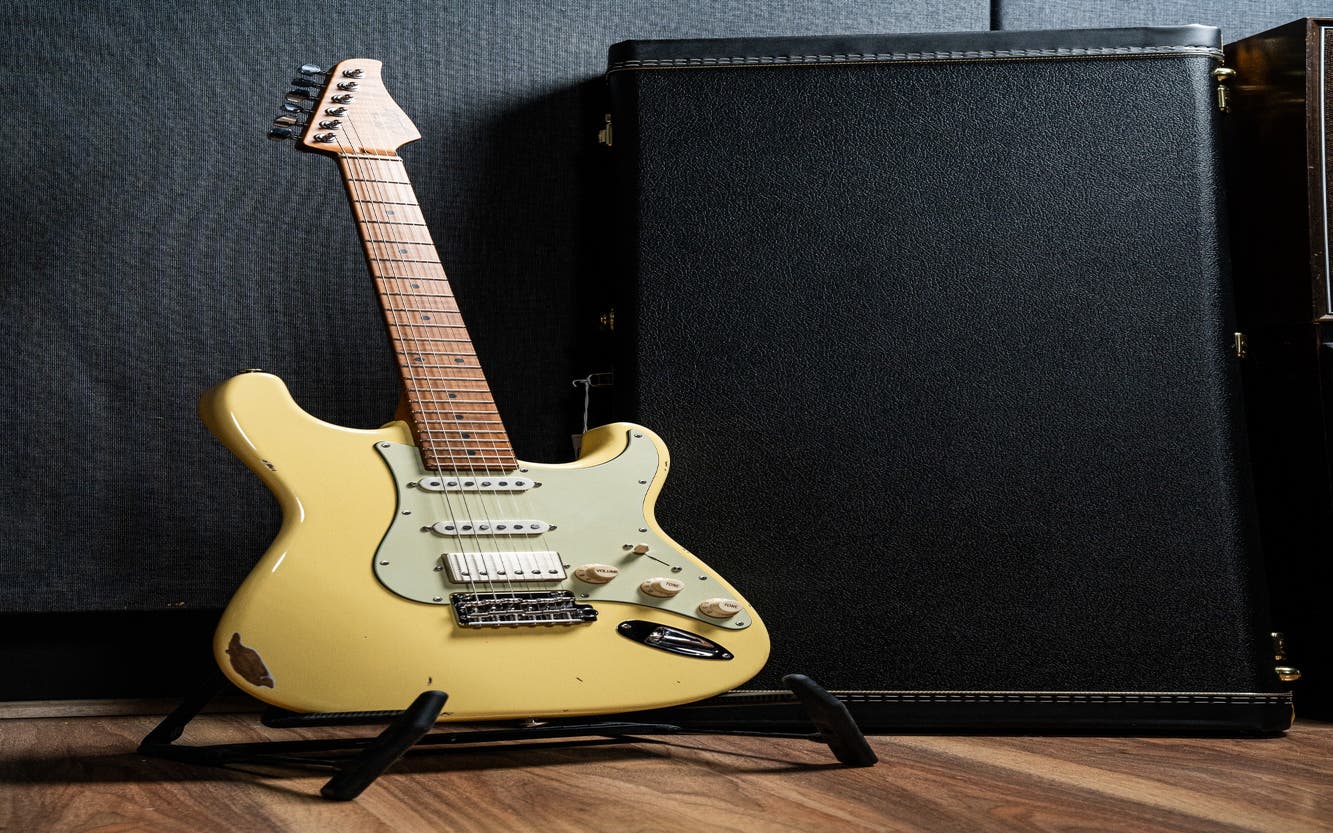 Suhr Dealer Select Classic Antique Electric Guitar - Vintage Yellow Custom