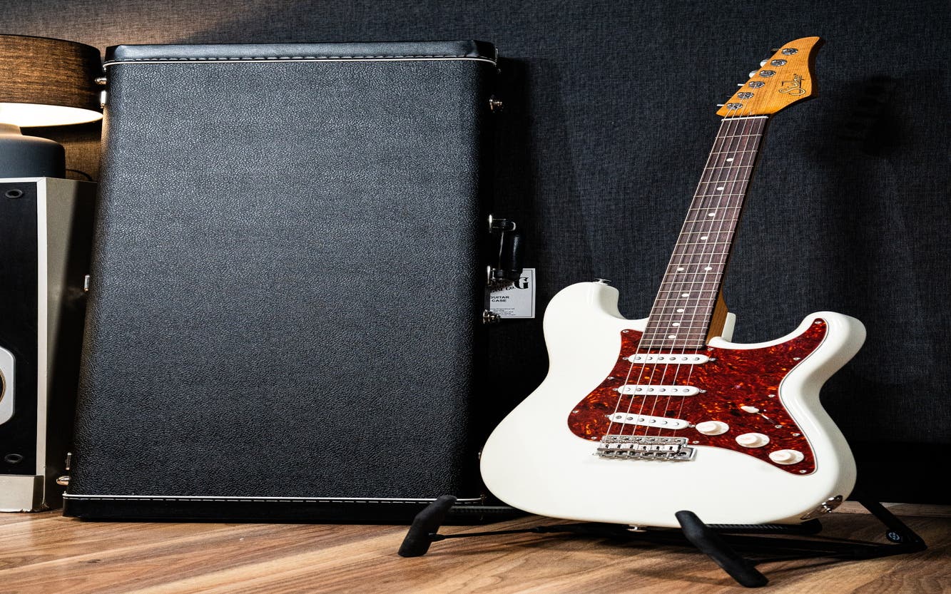 Suhr Scott Henderson Signature Classic Guitar - Olympic White