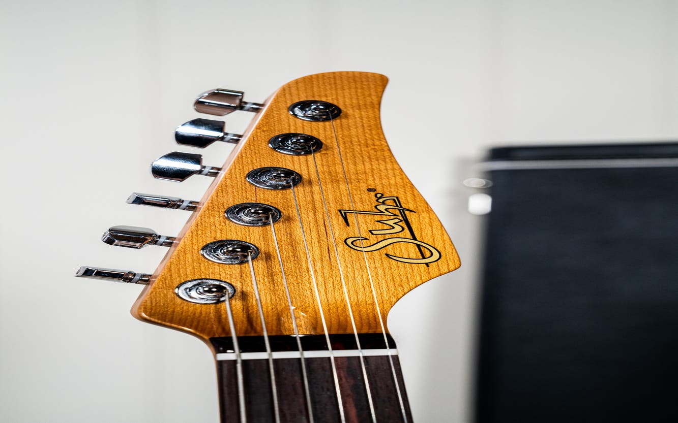 Suhr Scott Henderson Signature Classic Guitar - Olympic White