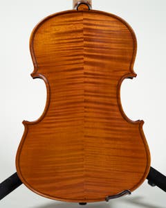 GLIGA 4/4 MAESTRO STRAD MODEL VIOLIN W/EVAH PIRAZZI (INSTRUMENT ONLY)