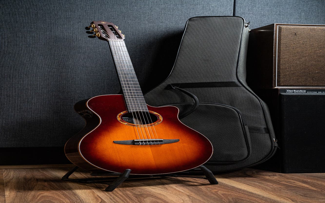 Yamaha NTX3 Nylon String Acoustic / Electric w/Bag - Sunburst - Pre-Owned